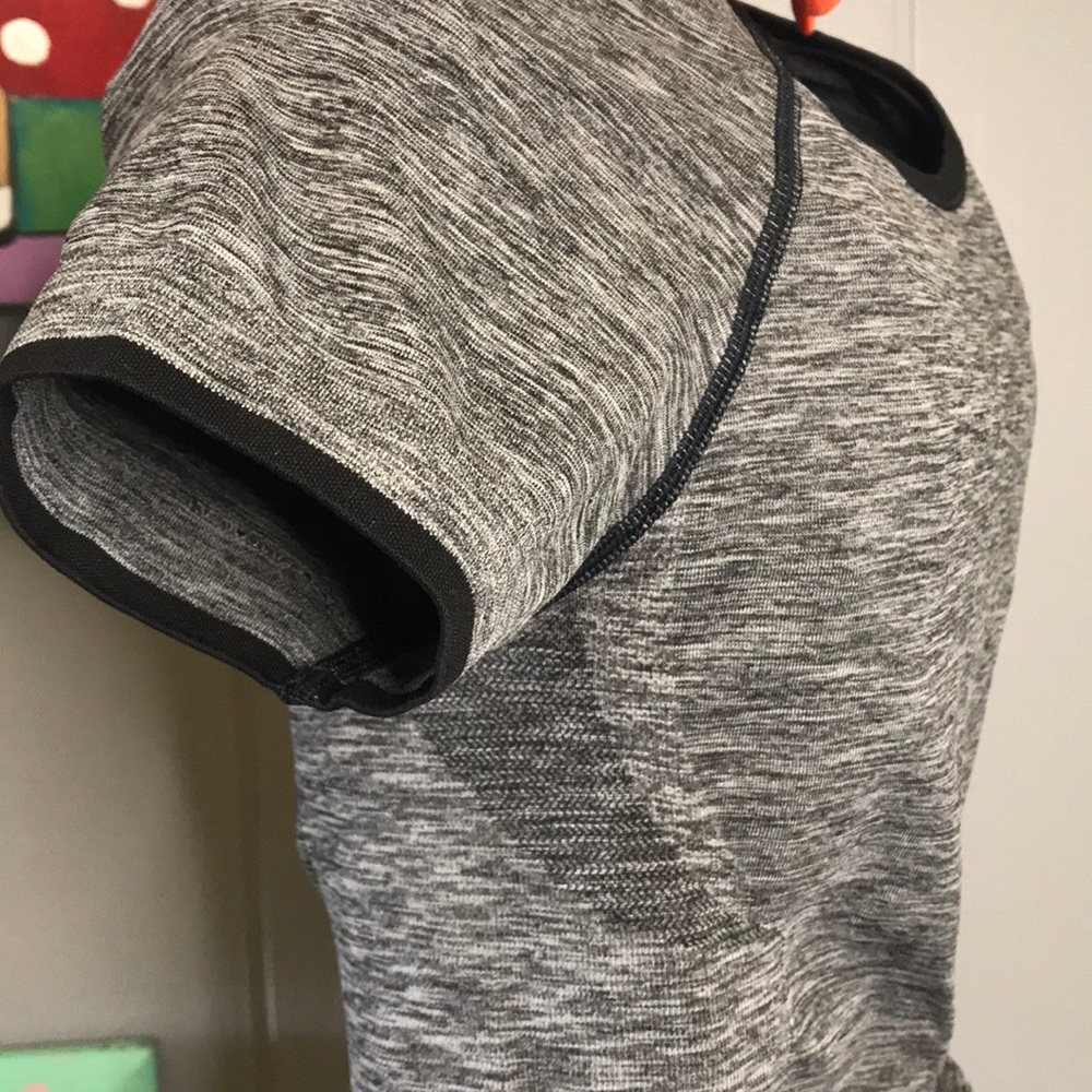 4/$25Victoria’s Secret VSX Sport Workout Top Small - Picture 3 of 8